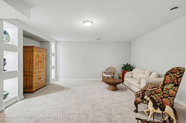 7822 Forestview Drive, Haslett, MI 48840