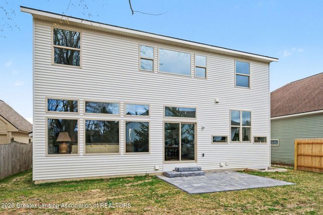 7822 Forestview Drive, Haslett, MI 48840
