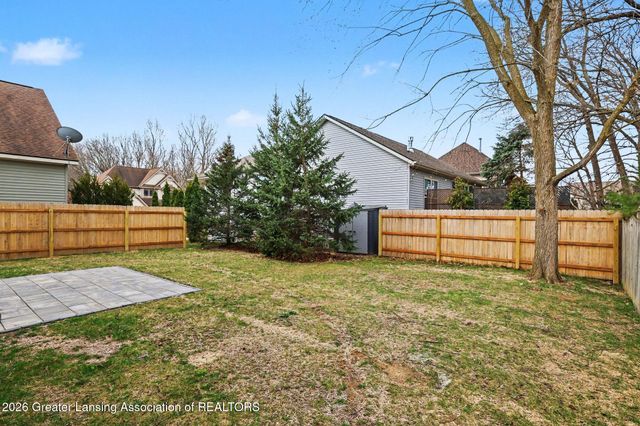 7822 Forestview Drive, Haslett, MI 48840