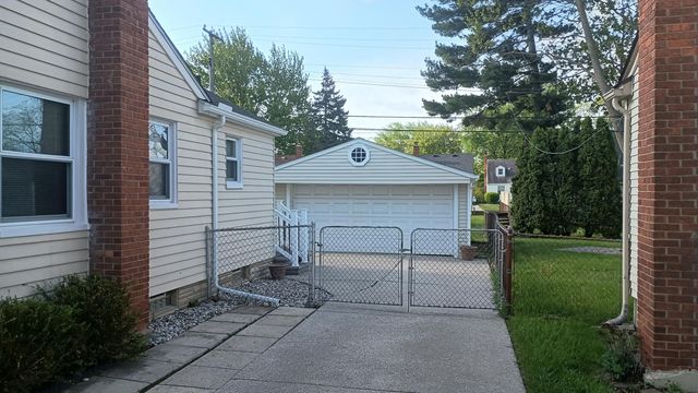 13647 Netherwood Street, Southgate, MI 48195