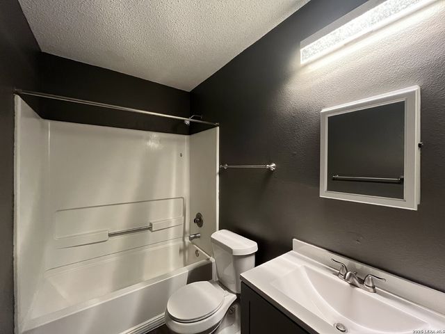 14443 Mountainside Ridge, San Antonio, TX 78233