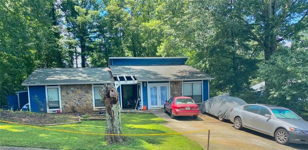 906 Park Forest NW Drive, Lilburn, GA 30047