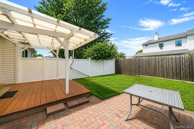 26 Beech Street, Central Islip, NY 11722
