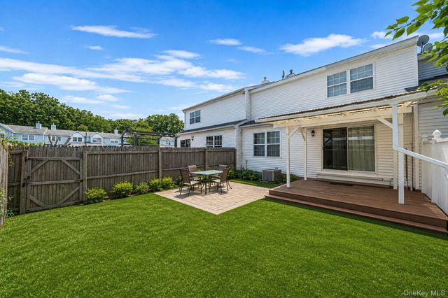 26 Beech Street, Central Islip, NY 11722