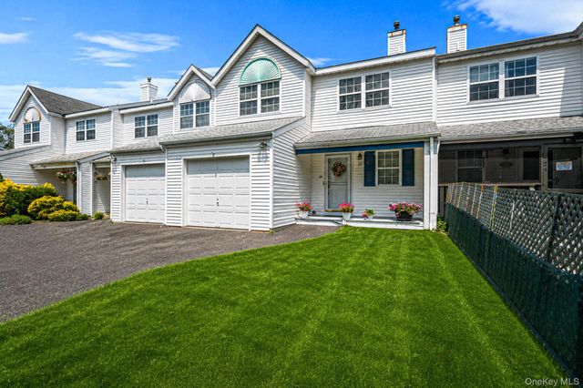 26 Beech Street, Central Islip, NY 11722