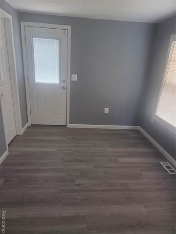 29281 Mcdonald Street, Roseville, MI 48066