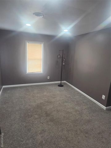 29281 Mcdonald Street, Roseville, MI 48066