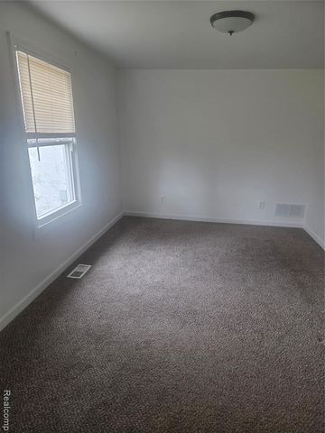 29281 Mcdonald Street, Roseville, MI 48066