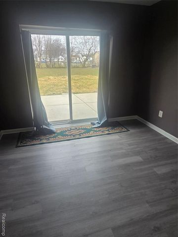 29281 Mcdonald Street, Roseville, MI 48066