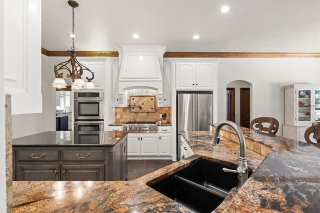 6508 Hackberry Trail, Edmond, OK 73034