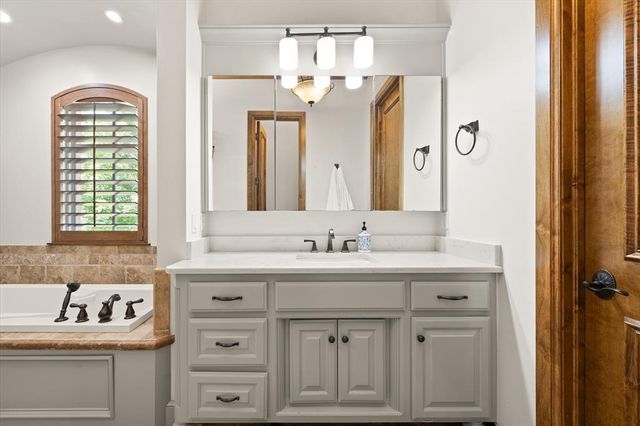 6508 Hackberry Trail, Edmond, OK 73034