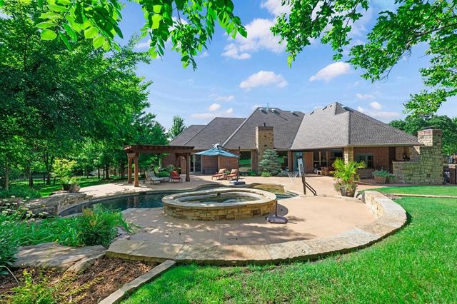 6508 Hackberry Trail, Edmond, OK 73034