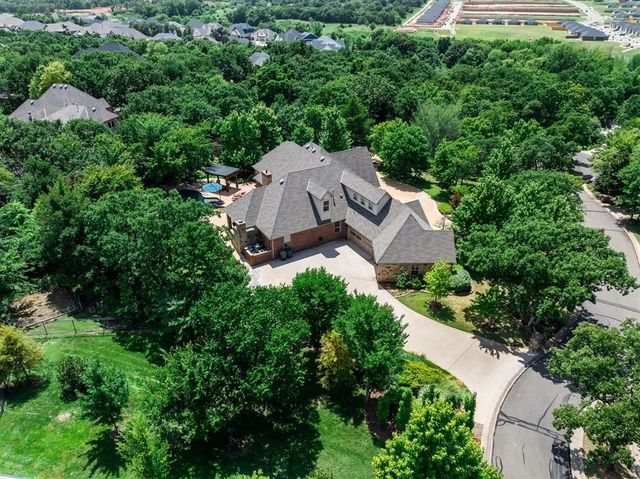6508 Hackberry Trail, Edmond, OK 73034