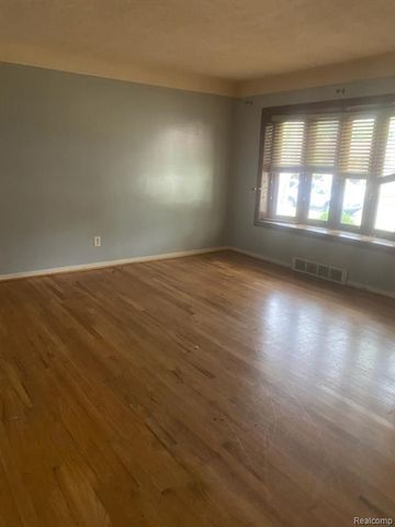 24794 Greenbrier Avenue, Eastpointe, MI 48021