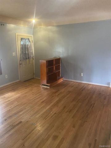 24794 Greenbrier Avenue, Eastpointe, MI 48021