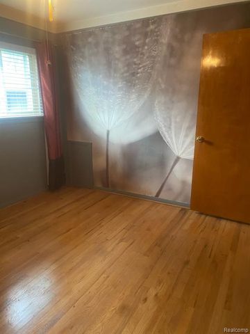 24794 Greenbrier Avenue, Eastpointe, MI 48021