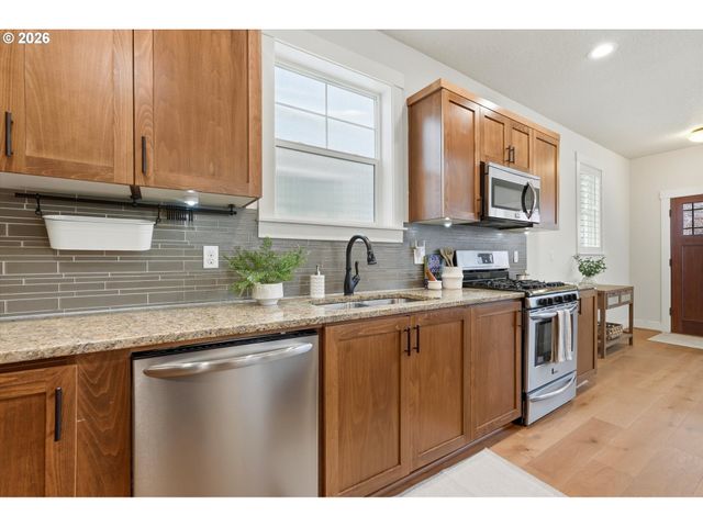 29184 Sw COSTA Cir E, Wilsonville, OR 97070