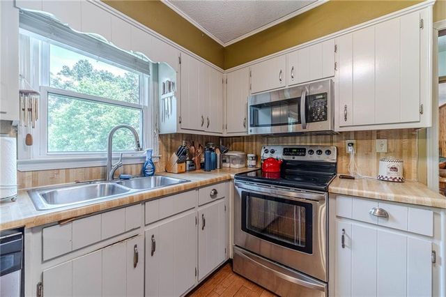 4285 Bending River Trail SW, Lilburn, GA 30047