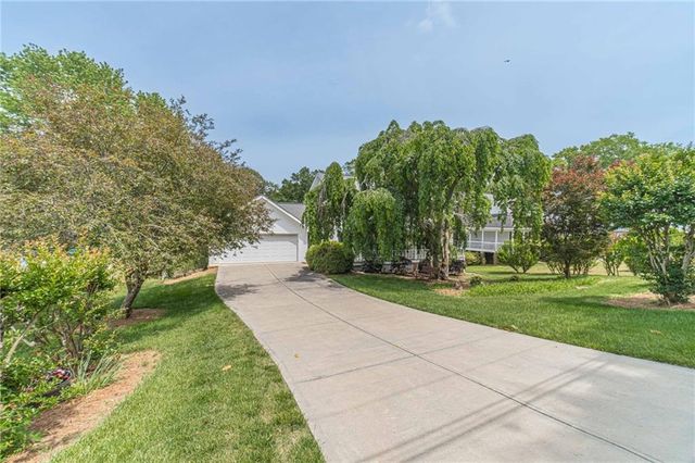 4285 Bending River Trail SW, Lilburn, GA 30047