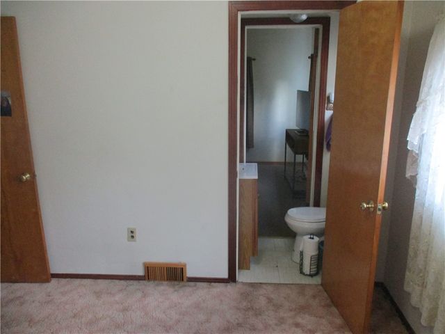 109 Linhart St, Wilkins Twp, PA 15145