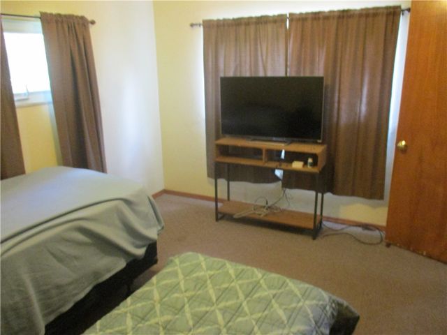 109 Linhart St, Wilkins Twp, PA 15145