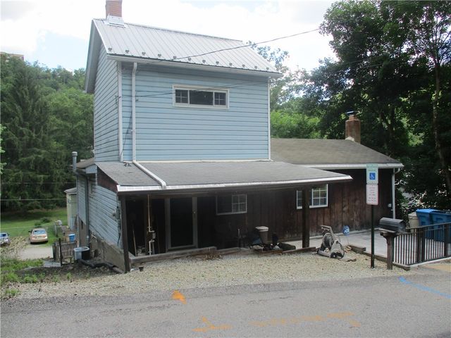 109 Linhart St, Wilkins Twp, PA 15145