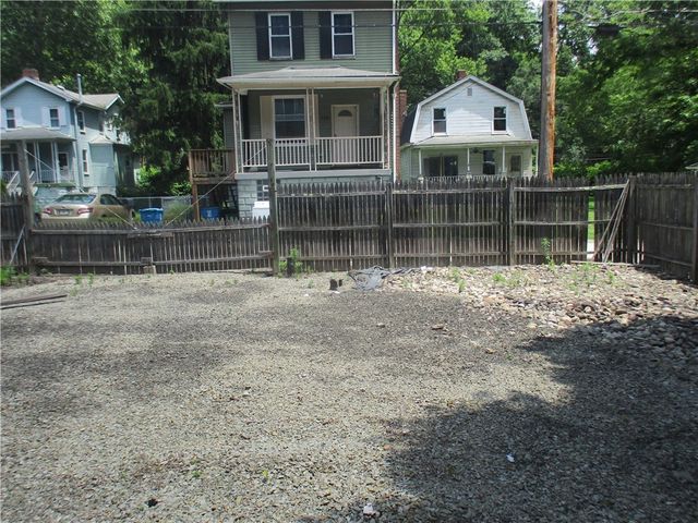109 Linhart St, Wilkins Twp, PA 15145