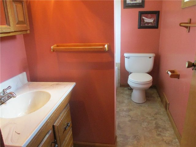 109 Linhart St, Wilkins Twp, PA 15145