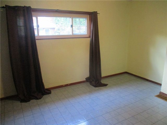 109 Linhart St, Wilkins Twp, PA 15145