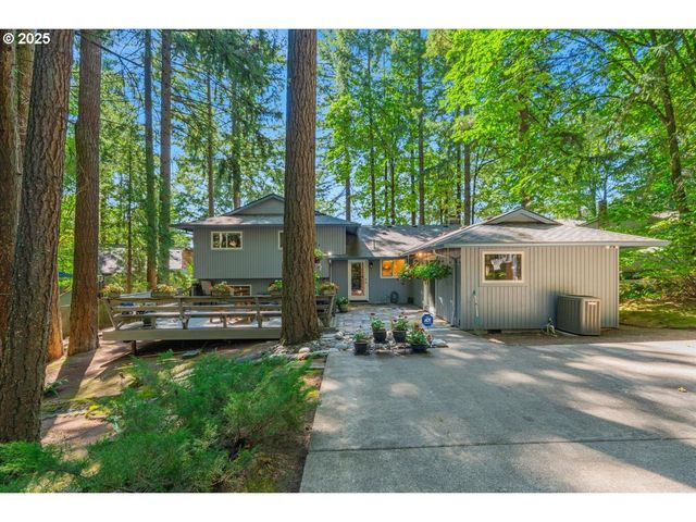 9995 Se GIA Ct, Happy Valley, OR 97086