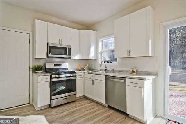 1325 Greenwood Acres Drive, Cumming, GA 30040