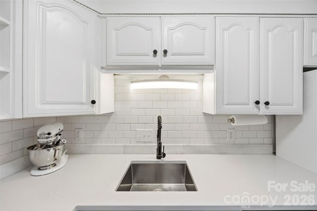 3617 Maple Glen Lane, Charlotte, NC 28226