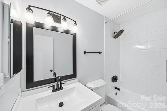 3617 Maple Glen Lane, Charlotte, NC 28226