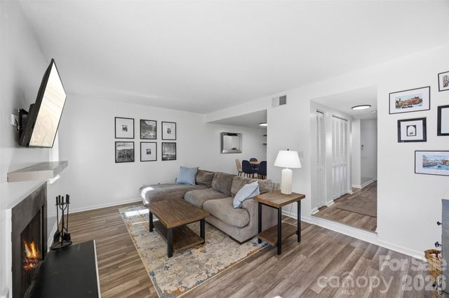 3617 Maple Glen Lane, Charlotte, NC 28226