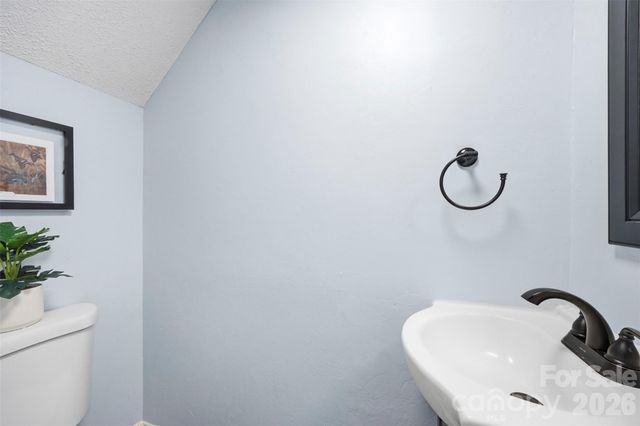 3617 Maple Glen Lane, Charlotte, NC 28226