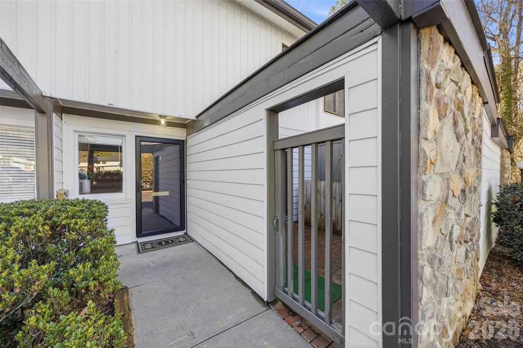 3617 Maple Glen Lane, Charlotte, NC 28226