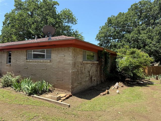 2905 SE 6th Street, Mineral Wells, TX 76067
