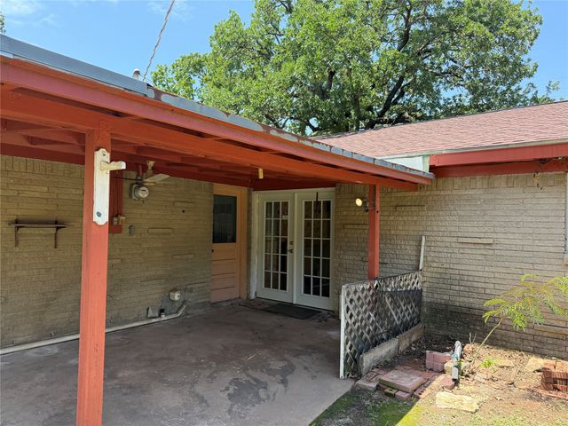 2905 SE 6th Street, Mineral Wells, TX 76067