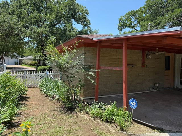 2905 SE 6th Street, Mineral Wells, TX 76067