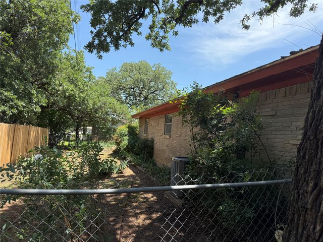 2905 SE 6th Street, Mineral Wells, TX 76067