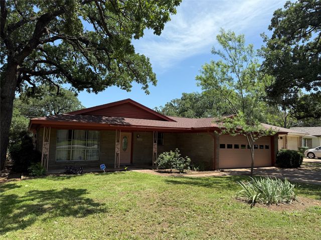 2905 SE 6th Street, Mineral Wells, TX 76067
