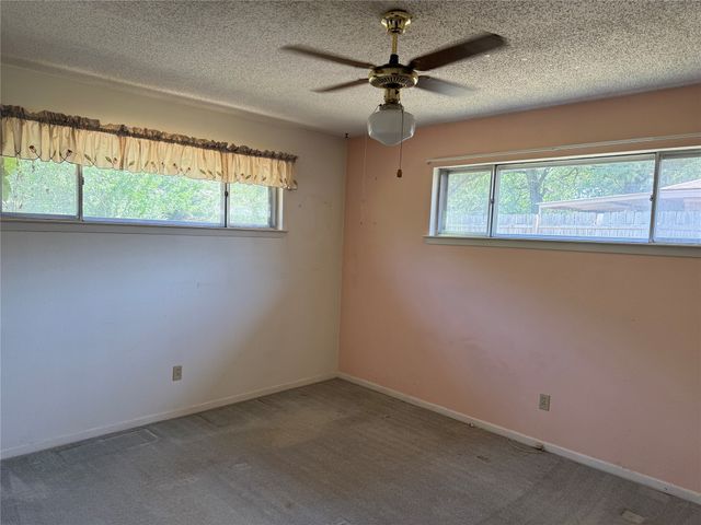 2905 SE 6th Street, Mineral Wells, TX 76067