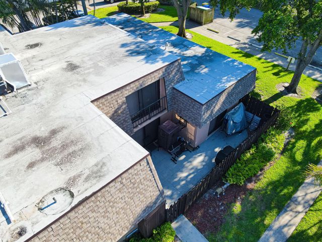 4702 Waterview Circle, Palm Springs, FL 33461