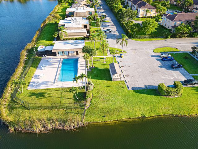 4702 Waterview Circle, Palm Springs, FL 33461