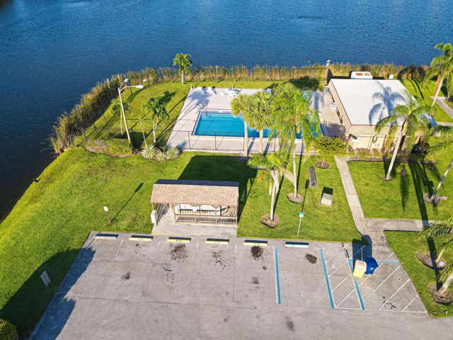 4702 Waterview Circle, Palm Springs, FL 33461