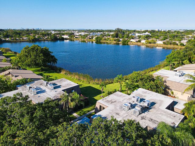 4702 Waterview Circle, Palm Springs, FL 33461