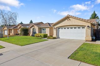 1920 E Sandalwood Avenue, Tulare, CA 93274