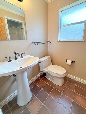 217 Larkspur Street, Lake Jackson, TX 77566