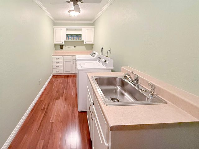 217 Larkspur Street, Lake Jackson, TX 77566