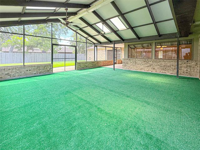 217 Larkspur Street, Lake Jackson, TX 77566